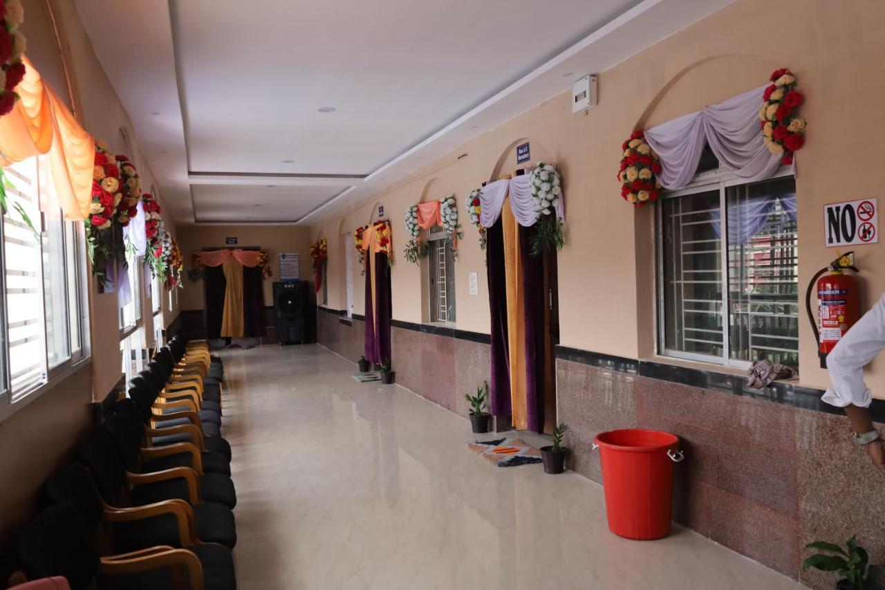 Rail Nest Hotel Kharagpur Luaran gambar