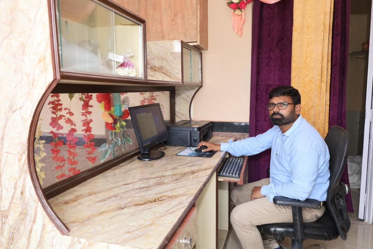 Rail Nest Hotel Kharagpur Luaran gambar