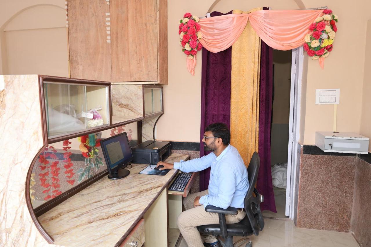 Rail Nest Hotel Kharagpur Luaran gambar